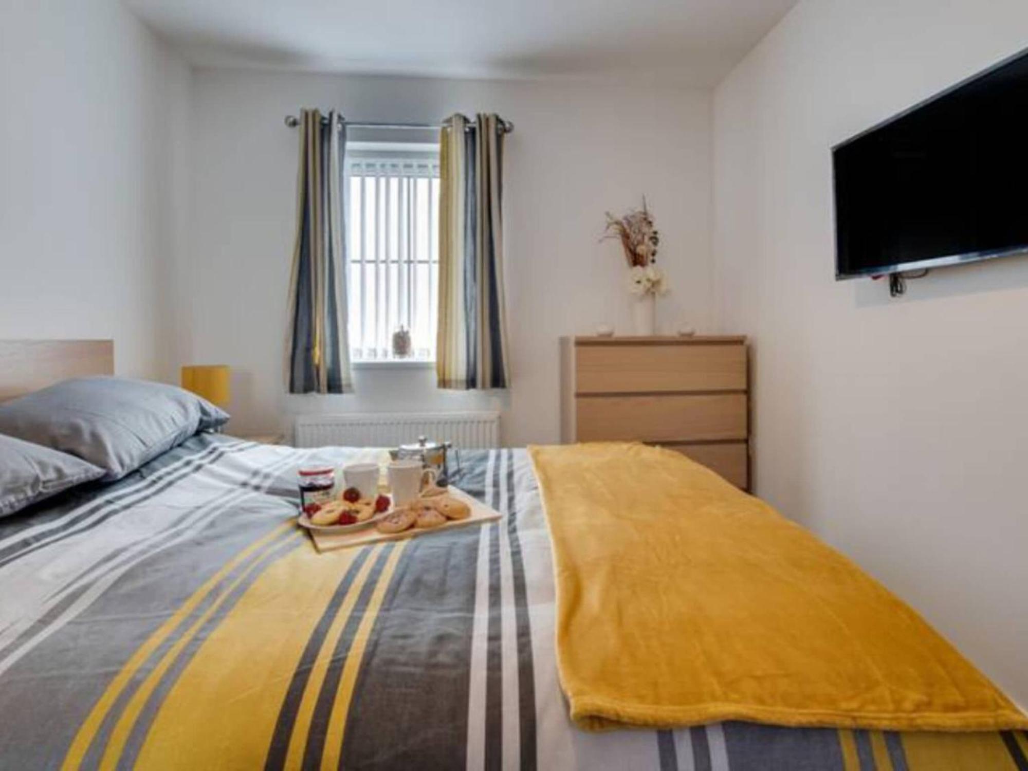 Apartment Cove Hideaway 1bhk 10 In